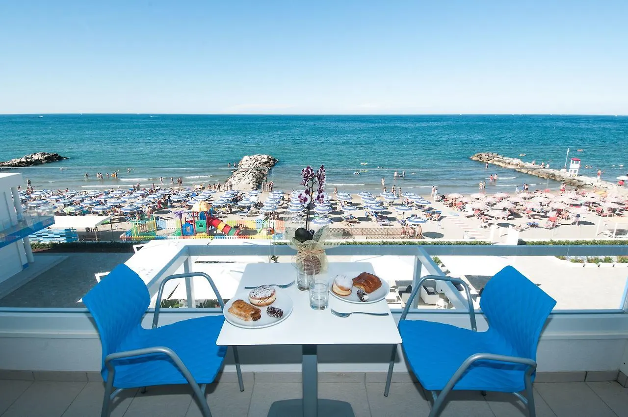 **** Aparthotel Lungomare Relax Residence Misano Adriatico Itálie