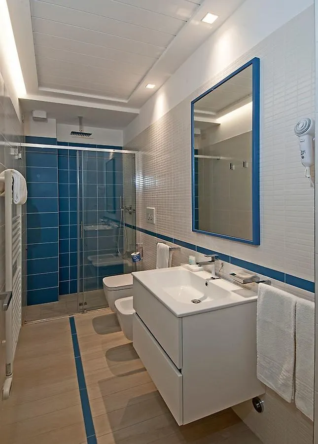 **** Hotel apartamentowy Lungomare Relax Residence Misano Adriatico Włochy